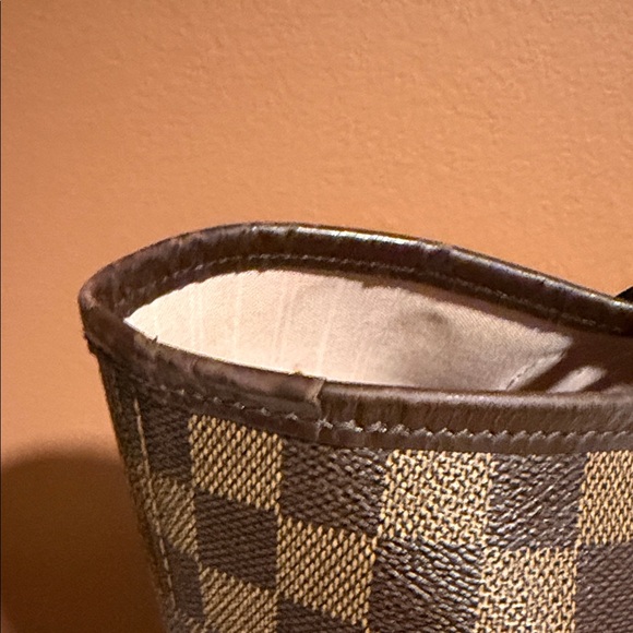 Louis Vuitton Damier Ebene Tote - Picture 4 of 10